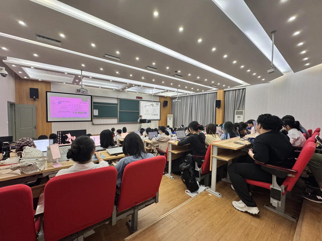 AI 通识讲堂活动现场